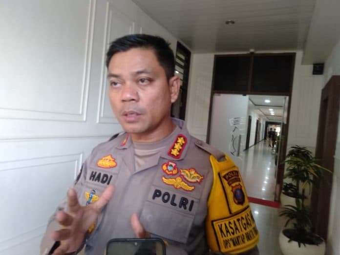 polda_sumut_pantau_pendistribusian_surat_suara_dari_tps_ke_ppk_melalui_udara