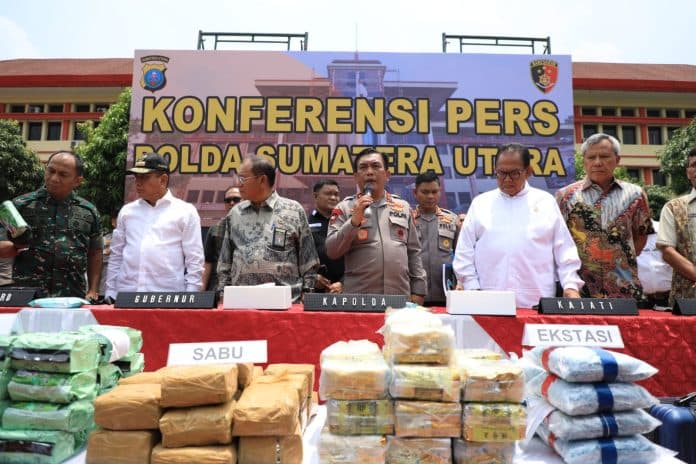 polda_sumut_sita_99_kg_sabu_dan_33_ribu_butir_pil_ekstasi