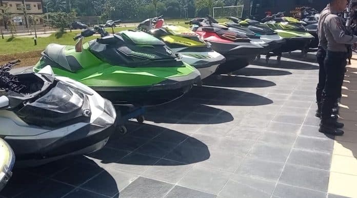 polda_sumut_sita_jetski_speed_boat_dan_kapal_milik_apin_bk_senilai_rp158_miliar