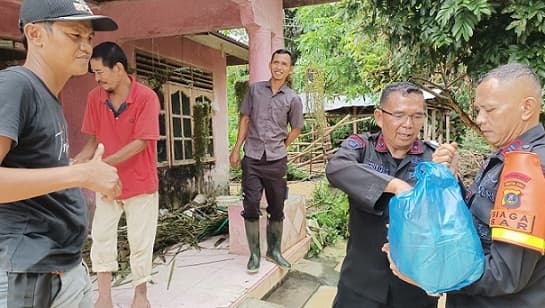 polda_sumut_sudah_dirikan_dapur_umum_di_sergai