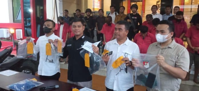 polda_sumut_tangkap_2_komplotan_pencuri_antarprovinsi_modus_pecah_kaca