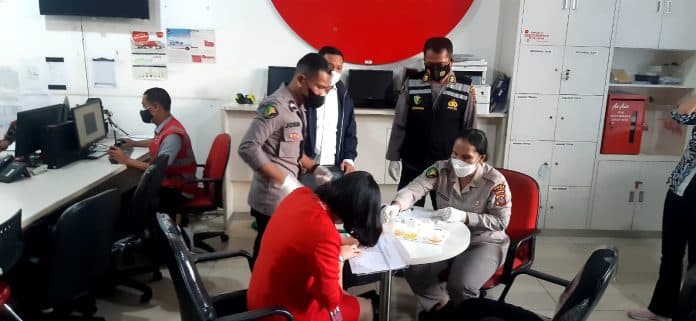 poldasu_cek_urine_awak_dan_kru_angkutan_darat_laut_dan_udara