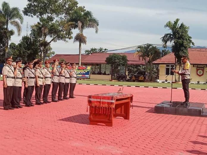 poldasu_melakukan_pergeseran_sejumlah_pama_di_polres_toba