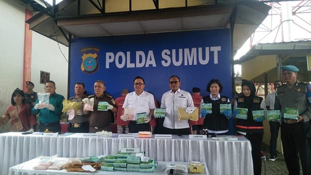 poldasu_musnahkan_puluhan_kilogram_narkotika_hasil_tangkapan