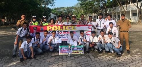 police_go_to_school_tak_punya_sim_jangan_bawa_kendaraan