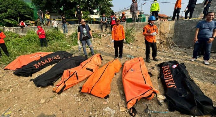 polisi_beberkan_fakta_terkini_temuan_7_mayat_di_kali_bekasi