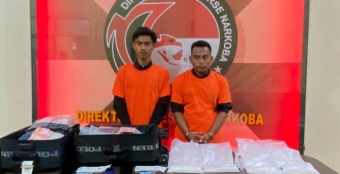 polisi_bekuk_dua_orang_kurir_sabu_antar_provinsi_di_bandara_kualanamu