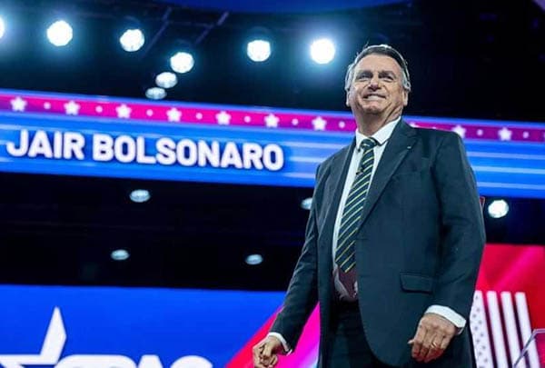 polisi_brasil_sita_paspor_mantan_presiden_jair_bolsonaro