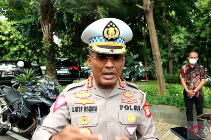 polisi_dapat_menyita_kendaraan_yang_copot_pelat_nomor