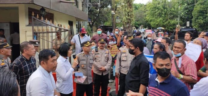 polisi_diminta_usut_tuntas_kasus_dugaan_penganiayaan_yang_melibatkan_2_anggota_dprd_medan