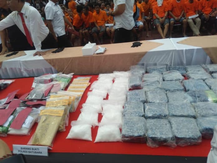 polisi_gagalkan_117_kilogram_sabu_dari_tanjung_balai_pemiliknya_kabur