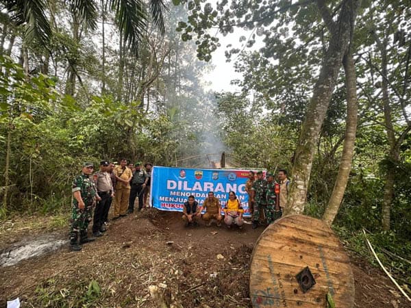 polisi_gerebek_kampung_narkoba_di_sibolangit_3_orang_ditangkap