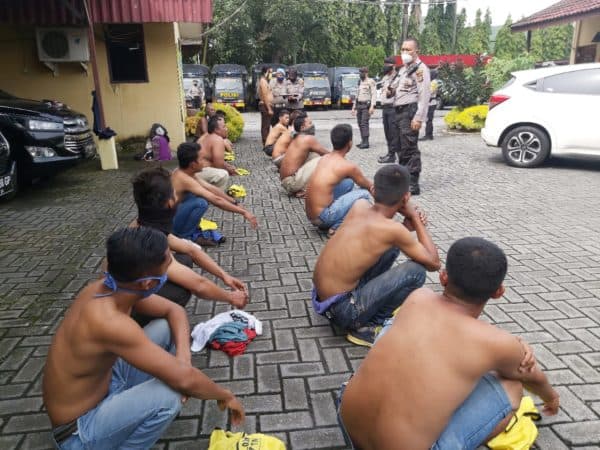 polisi_gulung_35_preman_dan_jukir_liar_di_medan
