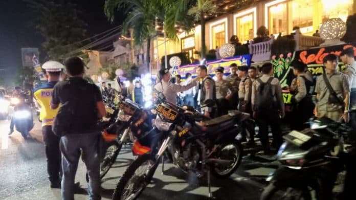 polisi_jaga_ketat_debat_paslon_wali_kota_dan_wakil_wali_kota_medan_di_hotel_four_points
