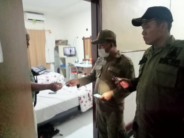 polisi_jaring_5_pasangan_bukan_suami_istri_dari_sejumlah_hotel_dan_kos_kosan_di_tebing_tinggi