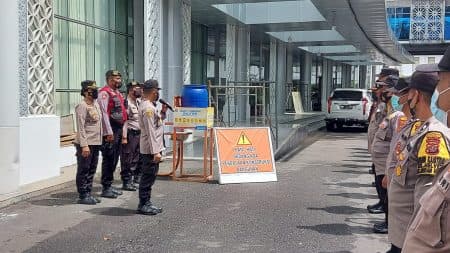 polisi_kerahkan_90_personil_amankan_aksi_damai_pp_di_dprd_sumut