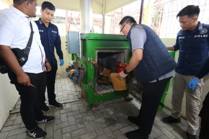 polisi_musnahkan_20_ribu_lebih_pil_ekstasi_dan_sabu_57_kilogram_di_sumut