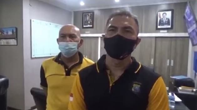 polisi_periksa_kejiwaan_pembunuh_adik_kandung_pakai_cangkul_di_percut
