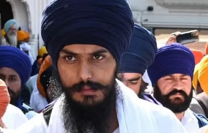 polisi_punjab_india_intensifkan_pencarian_pengkhotbah_kontroversial_amritpal_singh