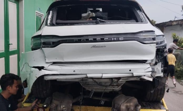 polisi_sebut_pengemudi_mobil_porsche_tabrak_kantor_polisi_medan_sempat_ke_thm