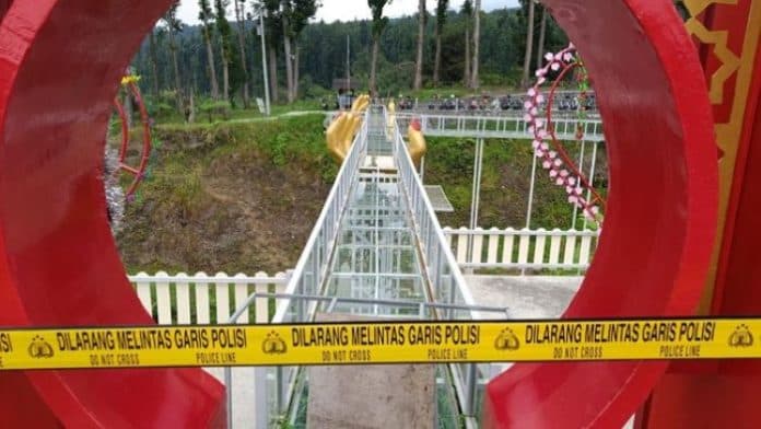 polisi_sudah_tetapkan_tersangka_atas_kasus_jembatan_kaca_di_banyumas
