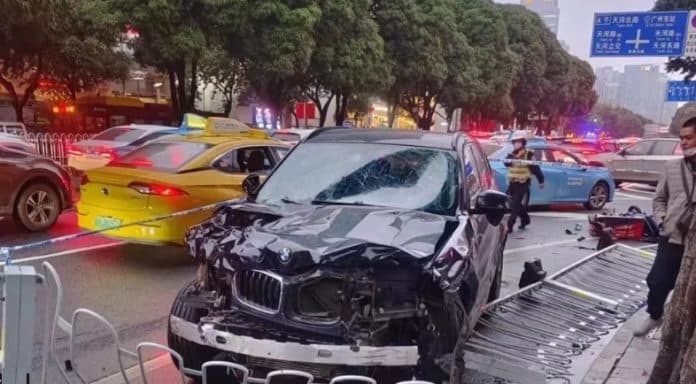 polisi_tangkap_pria_penabrak_pejalan_kaki_di_guangzhou