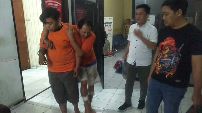 polisi_tembak_pembunuh_wanita_dalam_mobil_di_klambir_v