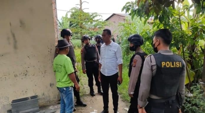 polisi_temukan_1_mesin_judi_jackpot_di_kawasan_tanah_garapan_jalan_jermal_xv_medan