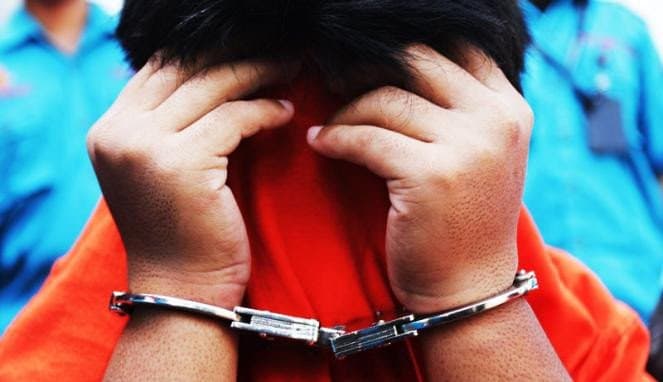 polisi_tetapkan_komandan_fui_sekaligus_ketua_rt_tersangka_ricuh_pembubaran_jaran_kepang