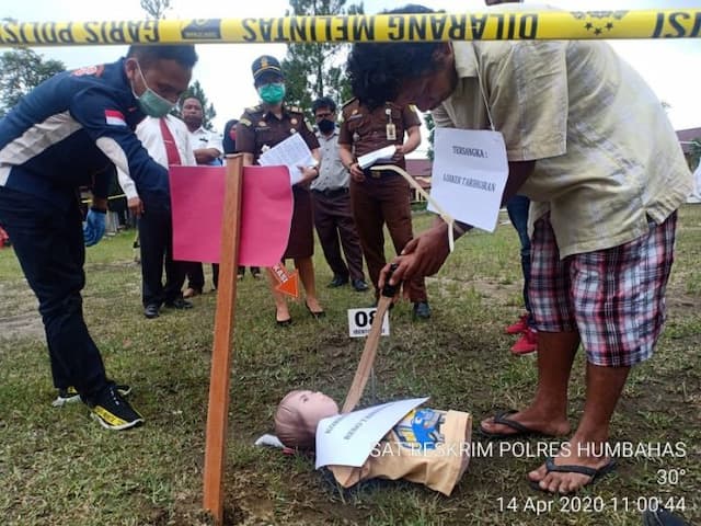 polisi_ungkap_10_adegan_sadis_dalam_rekonstruksi_ayah_bunuh_anak_kandung