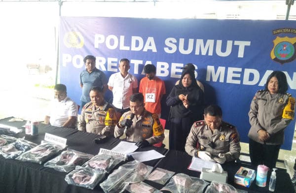 polisi_ungkap_motif_pembunuhan_bos_doorsmeer_di_sunggal