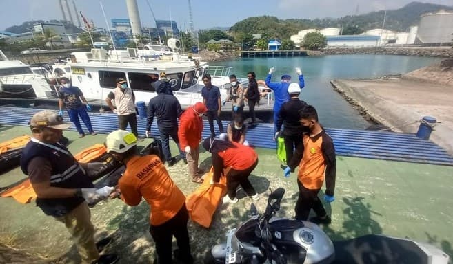polisi_usut_penemuan_enam_mayat_dalam_kapal_nelayan_di_merak_banten