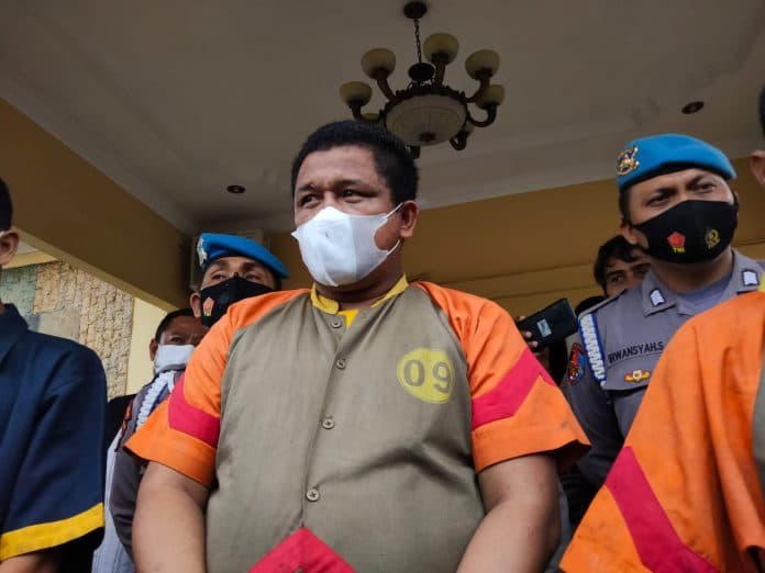polres_asahan_tangkap_dpo_kasus_polisi_jual_sabu_sitaan