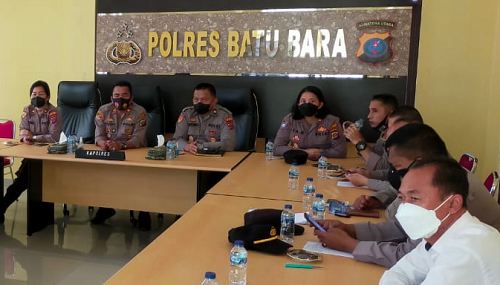 polres_batu_bara_ikuti_audit_kinerja_poldasu_2022_secara_virtual