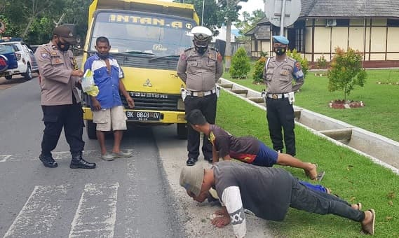 polres_batu_bara_ingatkan_warga_ikuti_vaksinasi