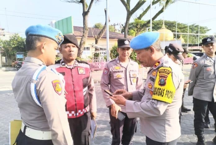 polres_batu_bara_periksa_handphone_anggota_terkait_judol_nihil_temuan