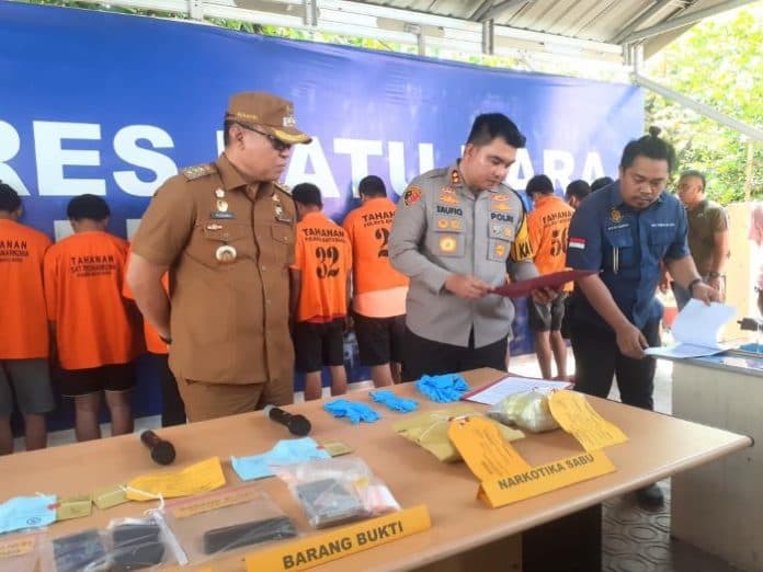 polres_batu_bara_ungkap_10_kasus_sabu_dengan_meringkus_15_tersangka