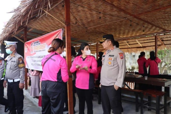 polres_binjai_dirikan_dapur_umum_untuk_korban_terdampak_banjir