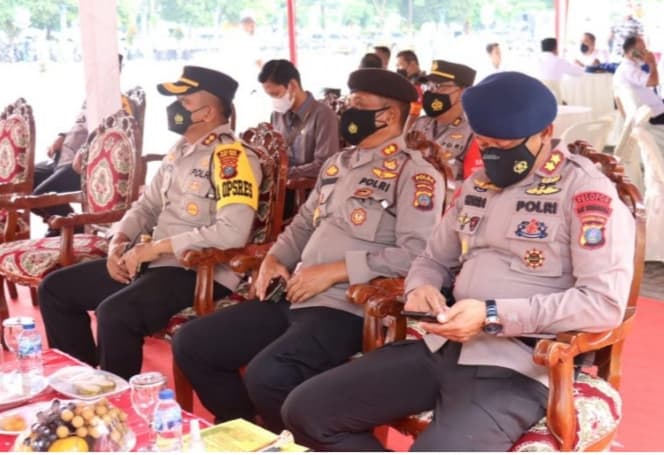 polres_dan_forkopimda_tebing_tinggi_zoom_meeting_bahas_pencapaian_vaksinasi_dengan_wakapolri