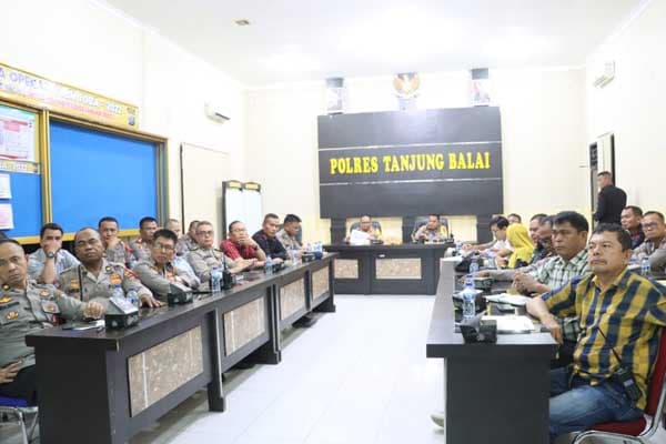 polres_dan_kpu_tanjung_balai_bahas_simulasi_sispamkota