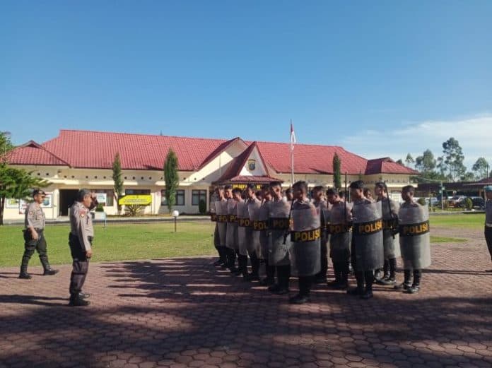 polres_humbahas_intensifkan_pelatihan_dalmas_jelang_pemilu_2024