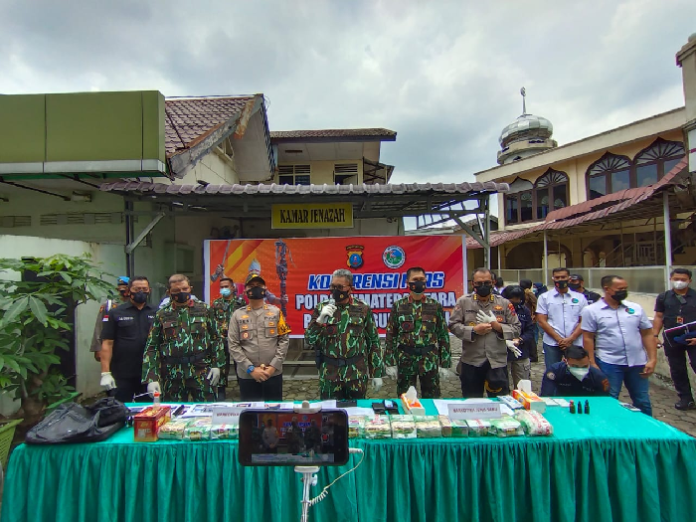polres_labuhan_batu_tembak_mati_dua_kurir_sabu