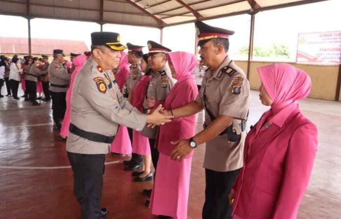 polres_labuhanbatu_serah_terimakan_jabatan_sejumlah_pju_dan_kapolsek_jajaran