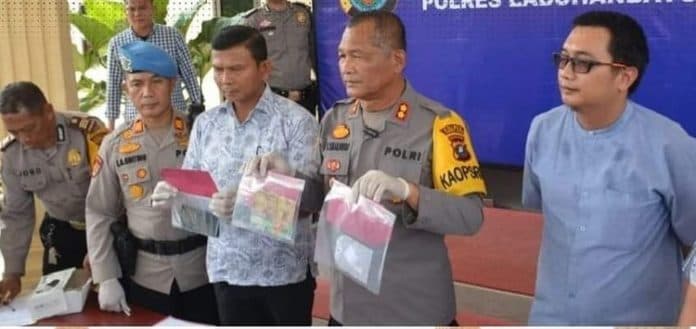 polres_labusel_beberkan_kronologi_penangkapan_terduga_pengedar_sabu_dan_hasil_autopsi