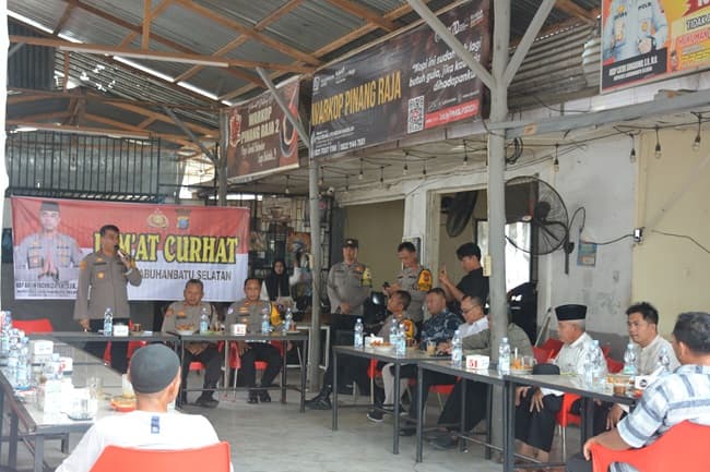 polres_labusel_dengarkan_aspirasi_masyarakat_di_warkop_pinang_raja_2