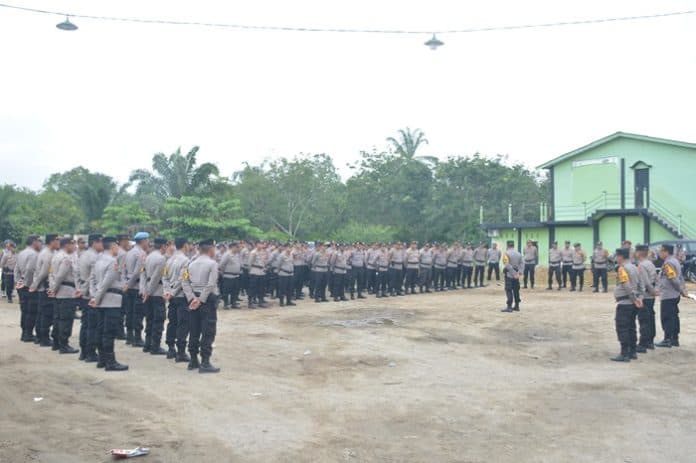 polres_labusel_gelar_apel_pergeseran_logistik_pemilu_dari_kpu_ke_ppk