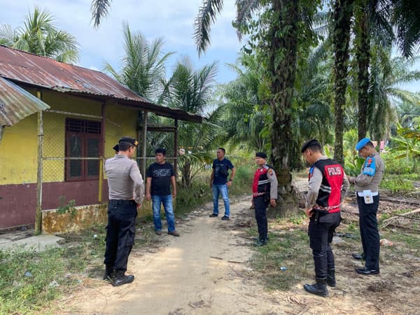 polres_labusel_gkn_di_kotapinang_hanya_temukan_bong_dan_plastik_klip
