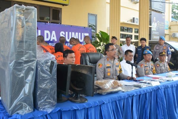 polres_labusel_ungkap_kasus_perjudian_online_jenis_higgs_domino_island
