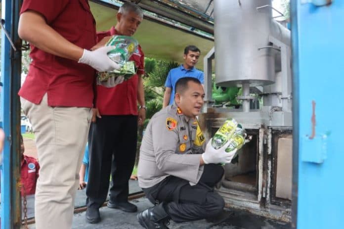 polres_langkat_musnahkan_22_kg_sabu_dan_13_kg_ganja