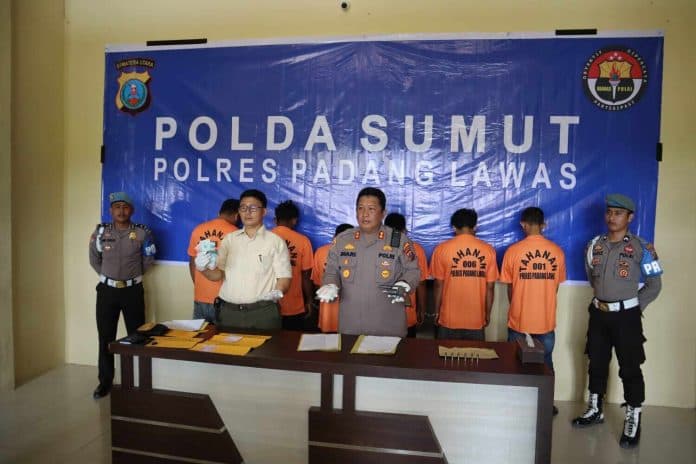 polres_padanglawas_ungkap_kasus_penggelapan_mobil_dan_narkoba_ada_senpinya